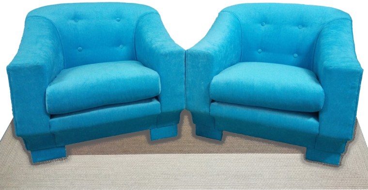 butacas tapizadas sobre alfombra de vinilo